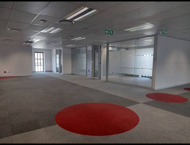 382M² OFFICE TO LET IN BRYANSTON